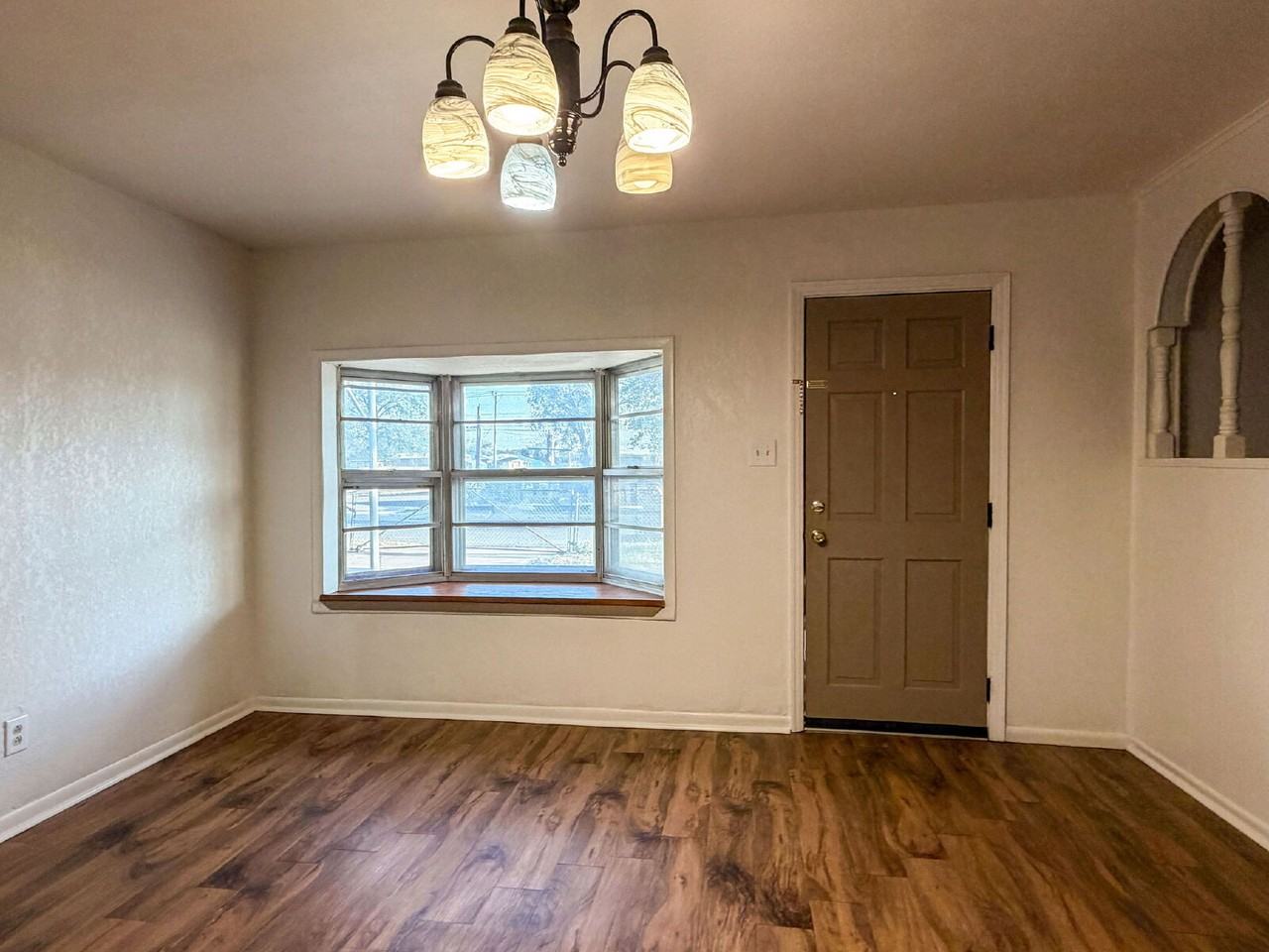 3221 Emory St - Photo 4 of 21