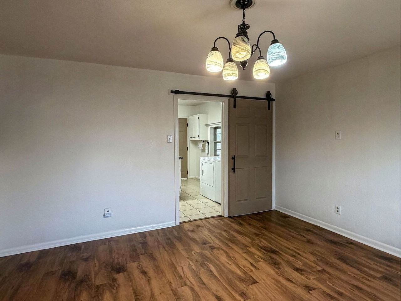 3221 Emory St - Photo 5 of 21