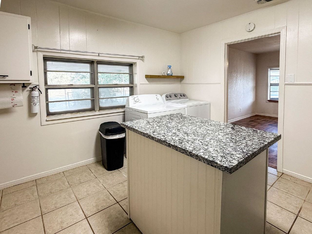 3221 Emory St - Photo 7 of 21