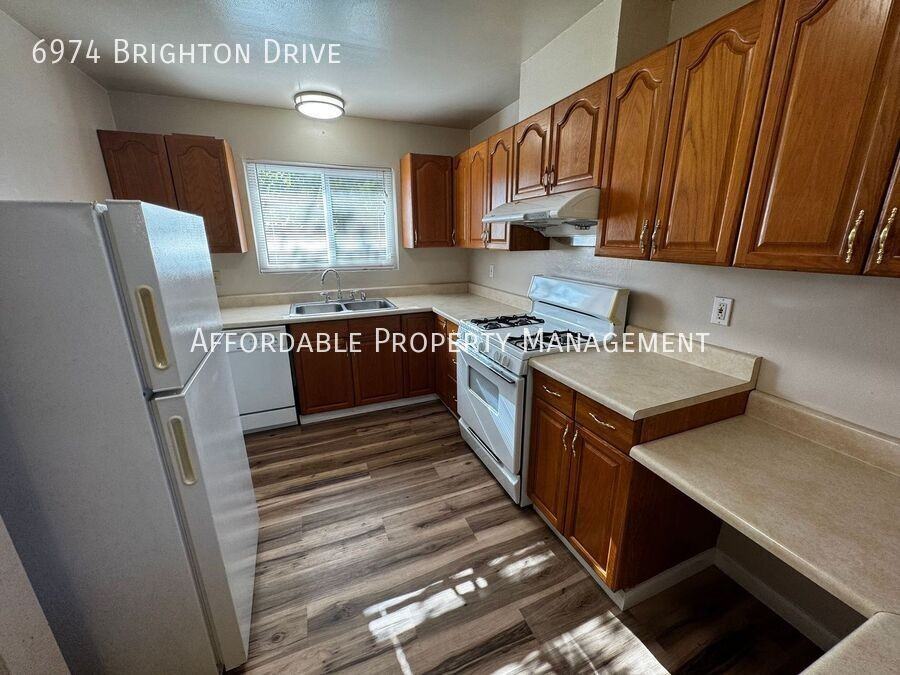 6974 Brighton Dr - Photo 6 of 16