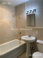 205 Valley Ave Nw #4 - Photo 3 of 7