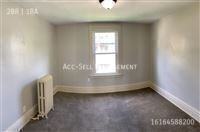 205 Valley Ave Nw #4 - Photo 5 of 7