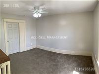 205 Valley Ave Nw #4 - Photo 6 of 7