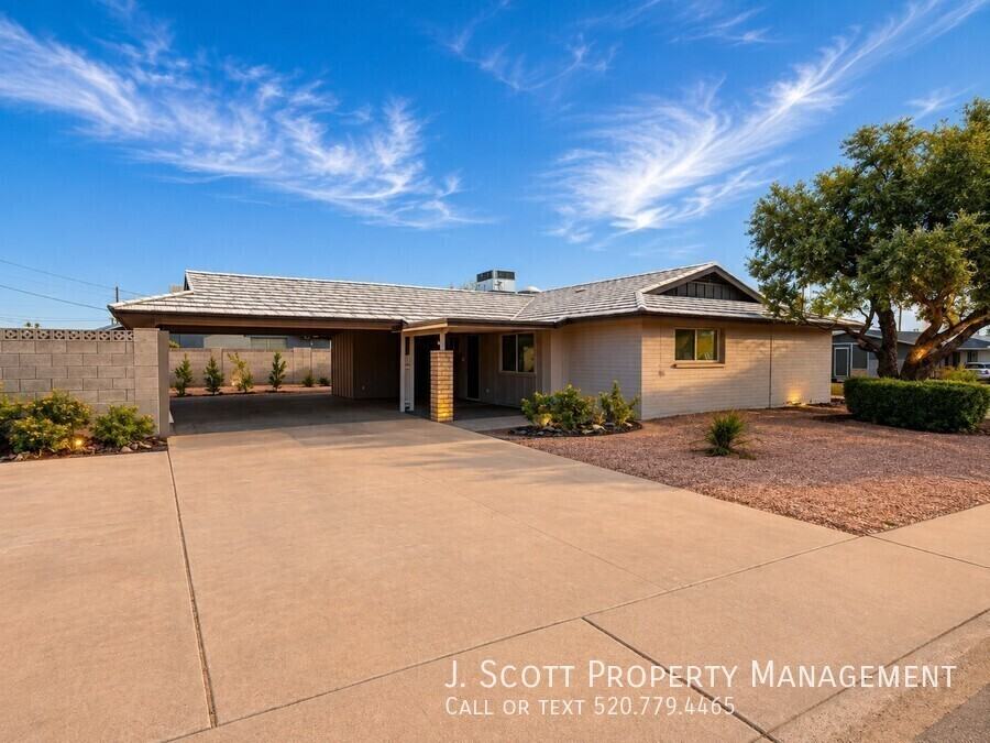 6522 E Palm Ln - Photo 2 of 23