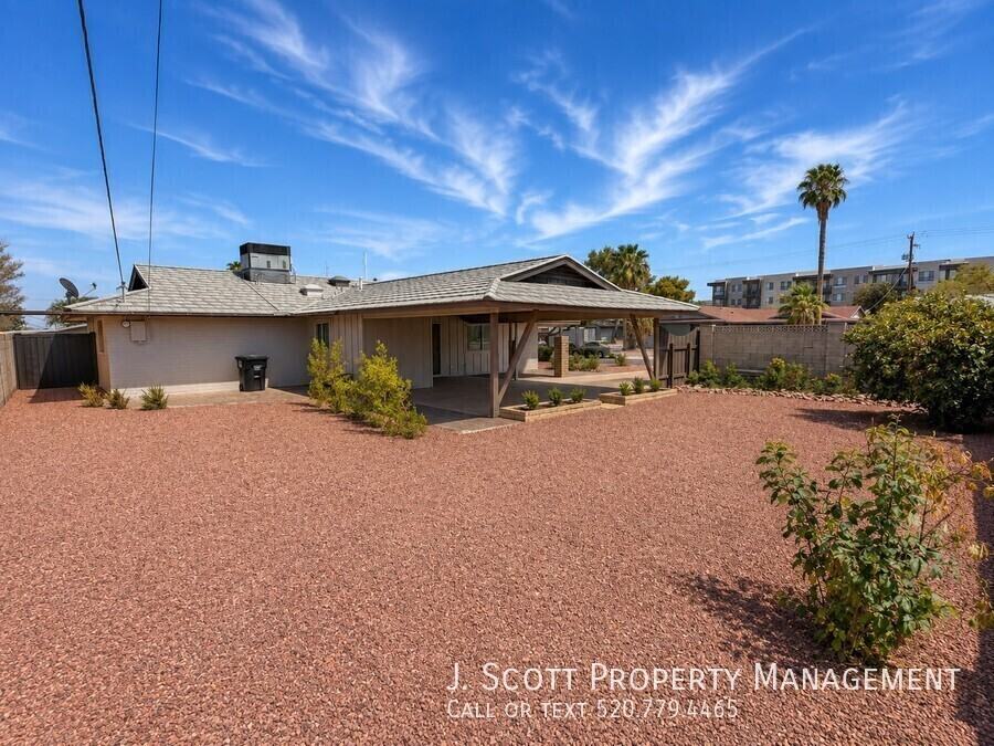 6522 E Palm Ln - Photo 5 of 23