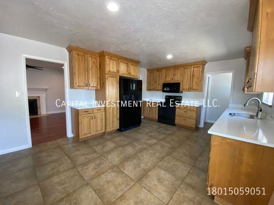 2626 S 1700 E - Photo 4 of 20