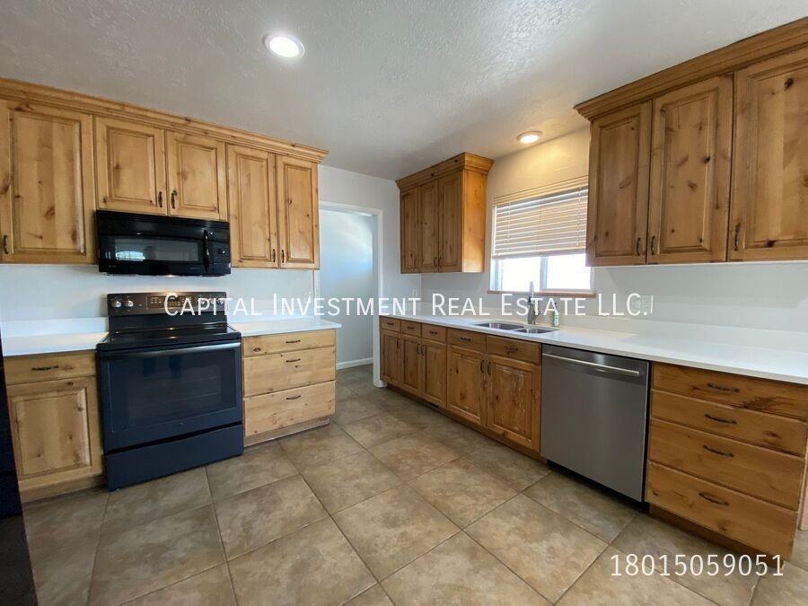 2626 S 1700 E - Photo 6 of 20