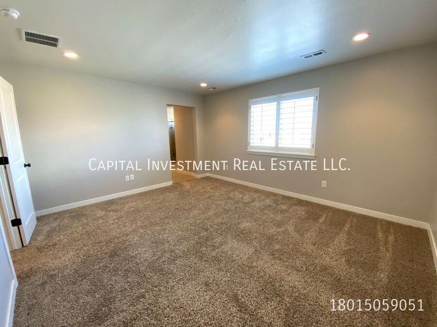 11907 S Rushmore Park Ln - Photo 7 of 17