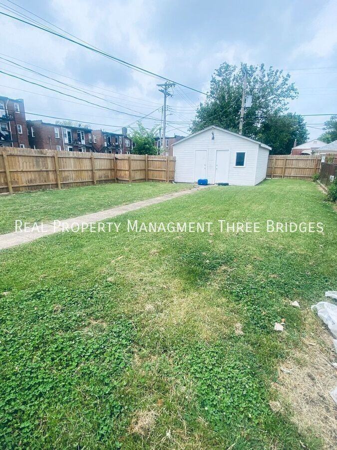 5533 Grace Ave - Photo 2 of 21