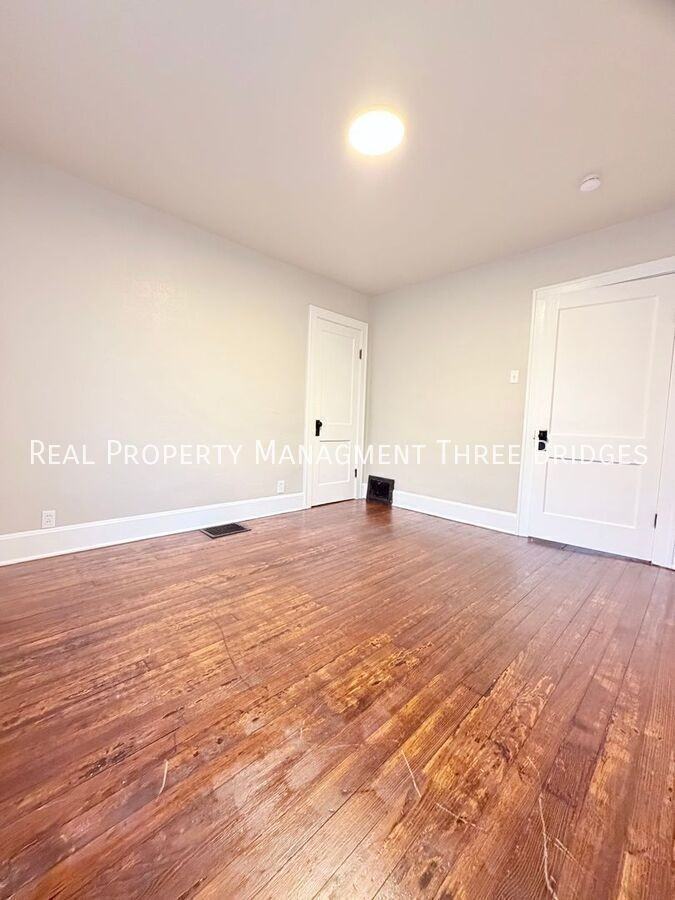 5533 Grace Ave - Photo 4 of 21