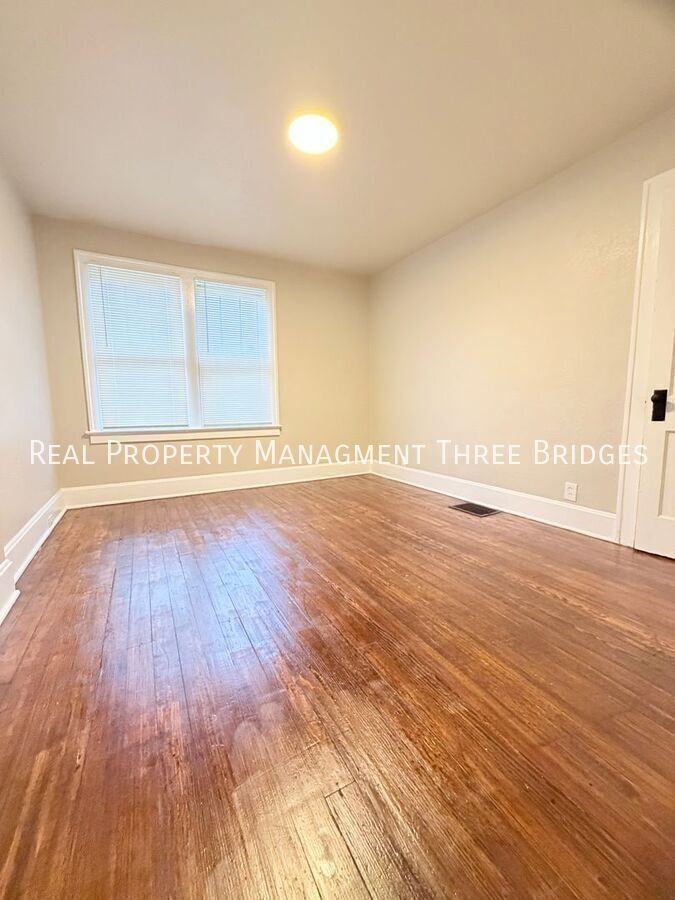 5533 Grace Ave - Photo 5 of 21