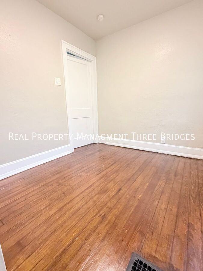 5533 Grace Ave - Photo 6 of 21