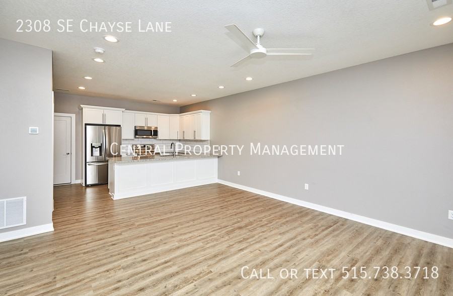 2305 Se Sydney Ln - Photo 6 of 25