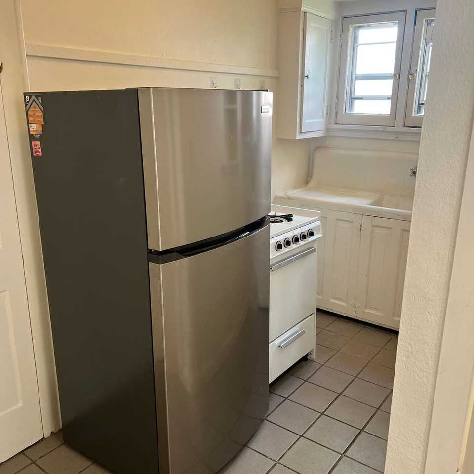 1108 E Clarke St - Photo 6 of 14