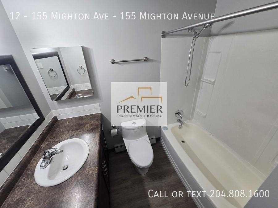 155 - 155 Mighton Ave - Photo 4 of 6