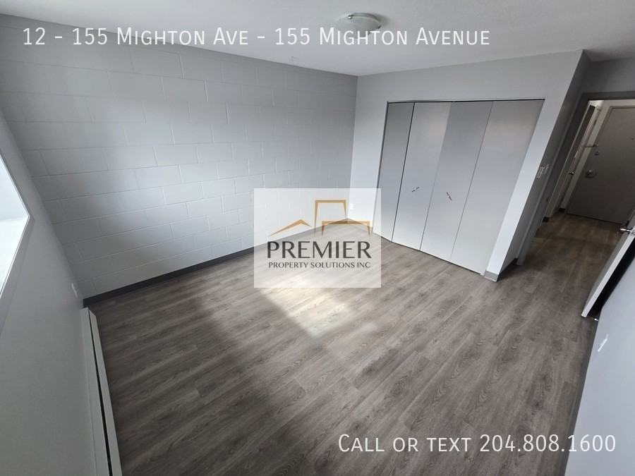 155 - 155 Mighton Ave - Photo 5 of 6