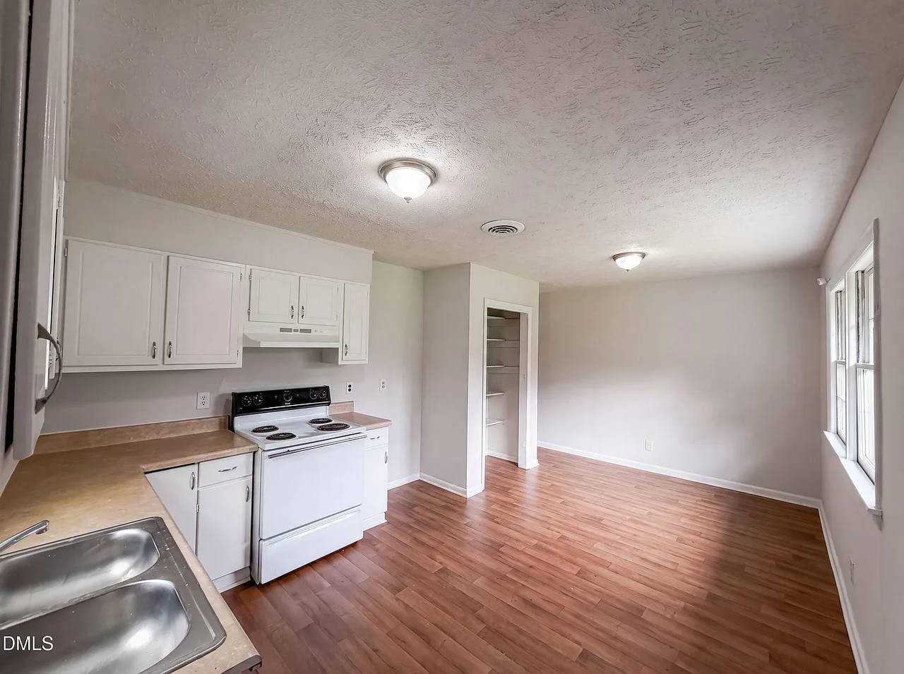6615 Amanda Circle #D - Photo 7 of 10