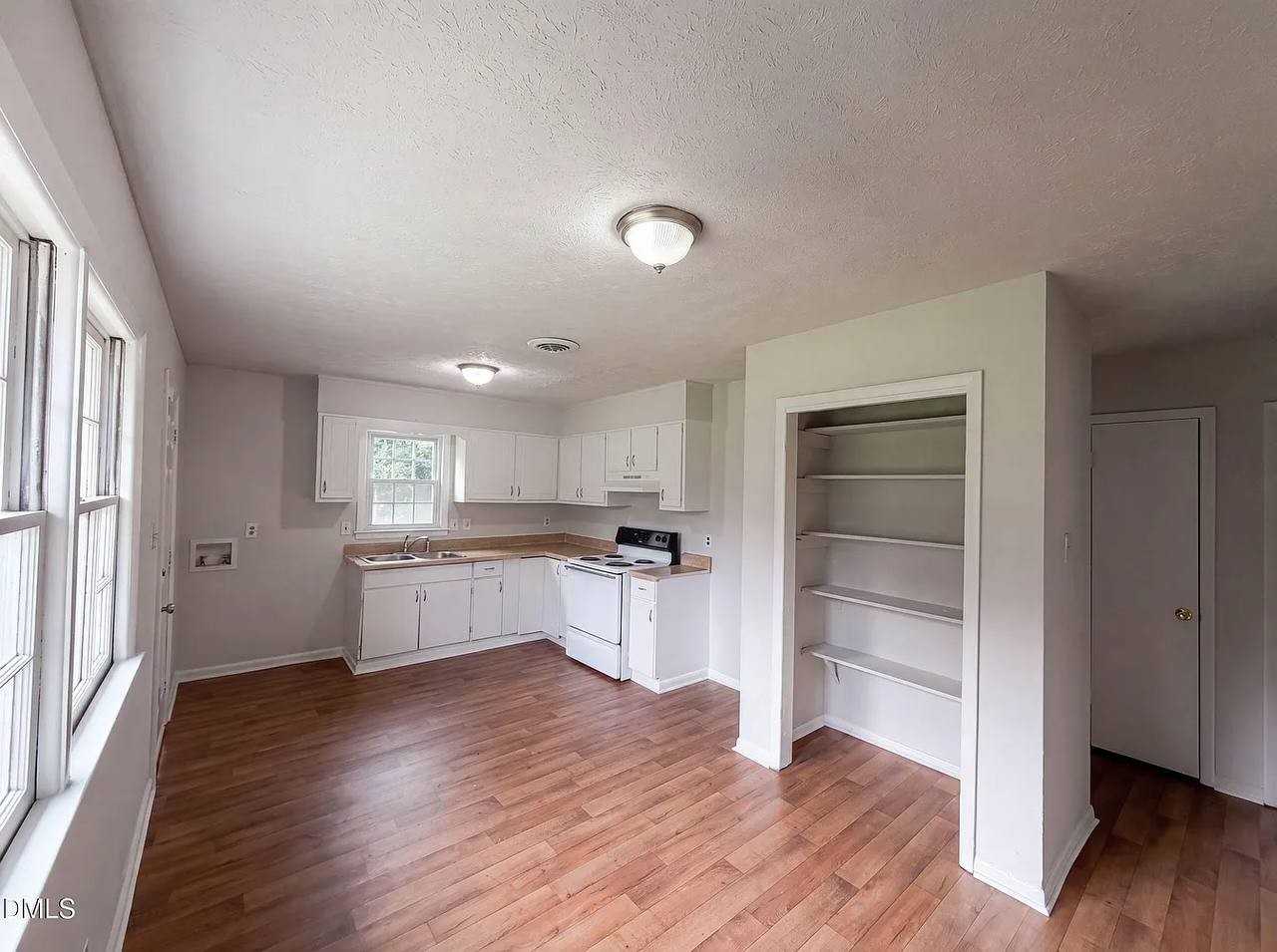 6615 Amanda Circle #D - Photo 3 of 10
