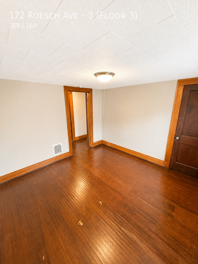 172 Roesch Ave #3FL3 - Photo 5 of 8