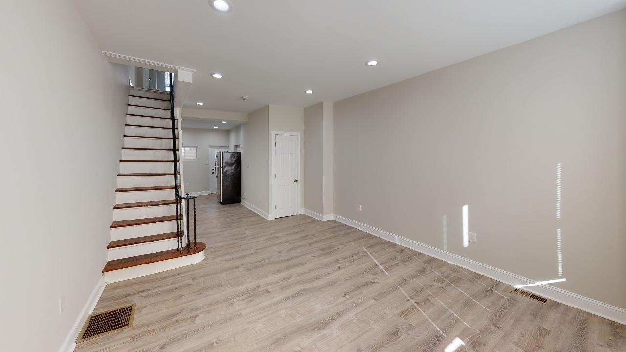 1919 Pierce St - Photo 3 of 22