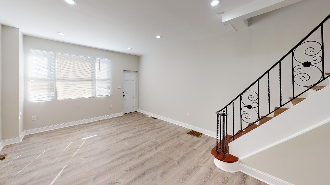 1919 Pierce St - Photo 4 of 22