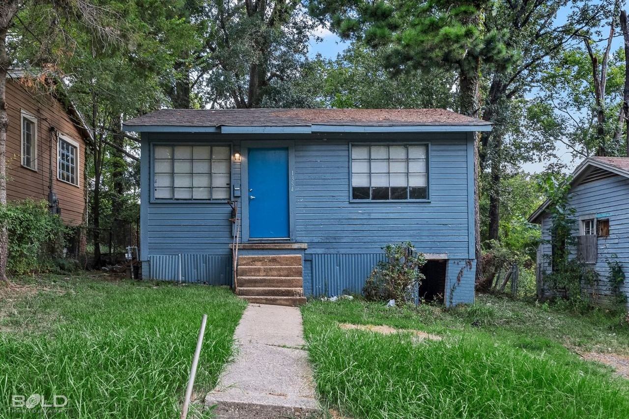 1354 Summers St - Photo 3 of 17