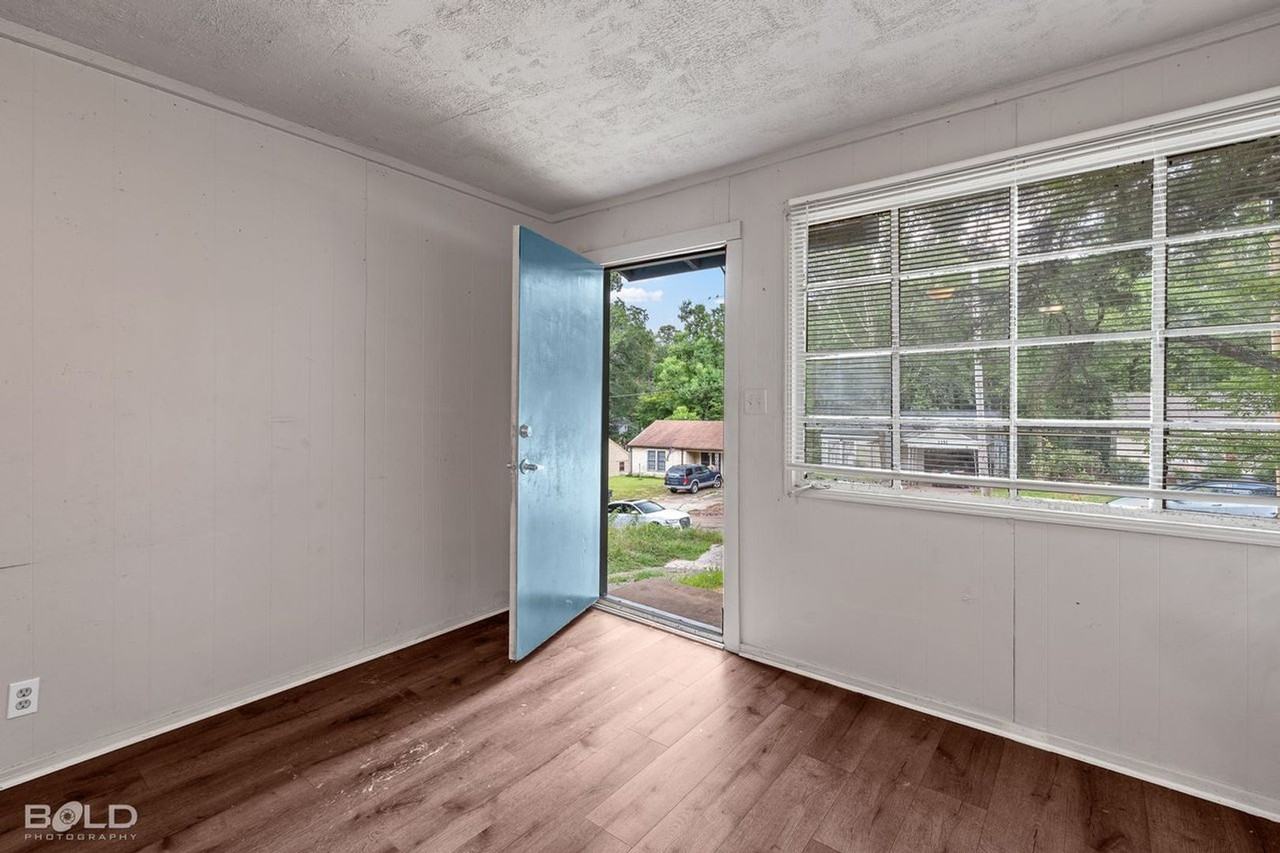 1354 Summers St - Photo 6 of 17