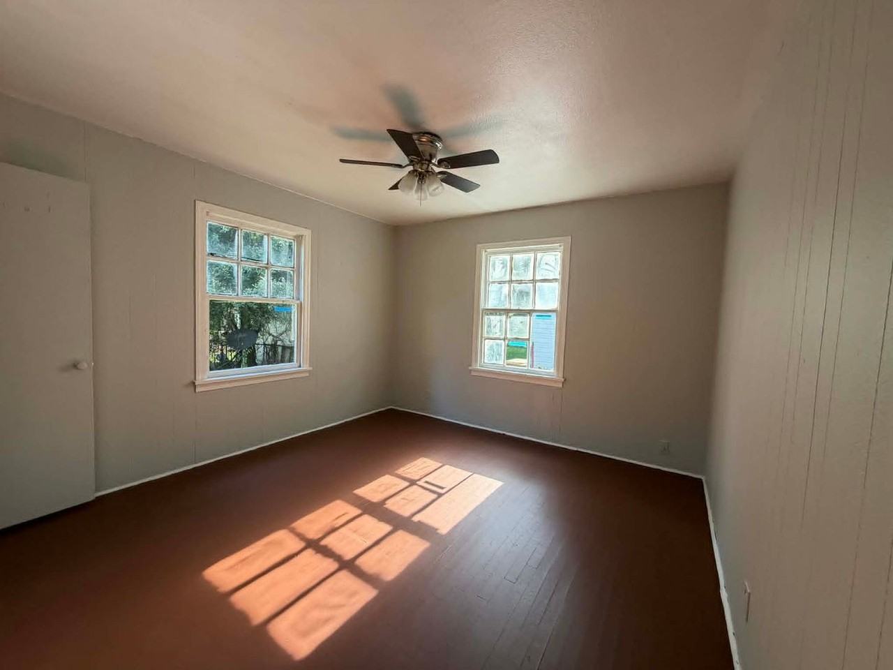 2770 Lakehurst Ave - Photo 7 of 7