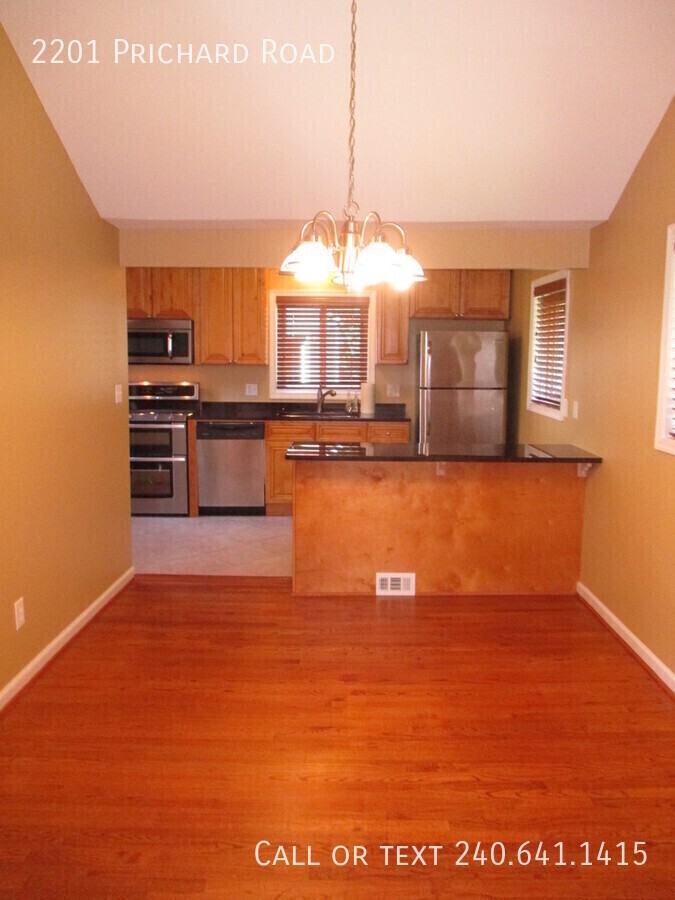 2201 Prichard Rd - Photo 6 of 26