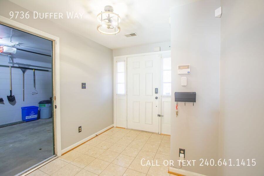 9736 Duffer Way - Photo 4 of 35