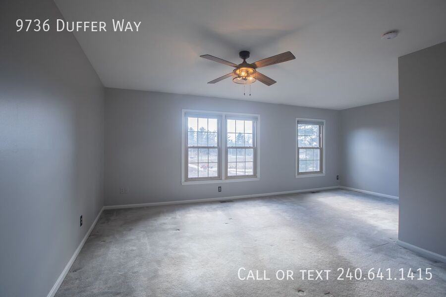 9736 Duffer Way - Photo 6 of 35