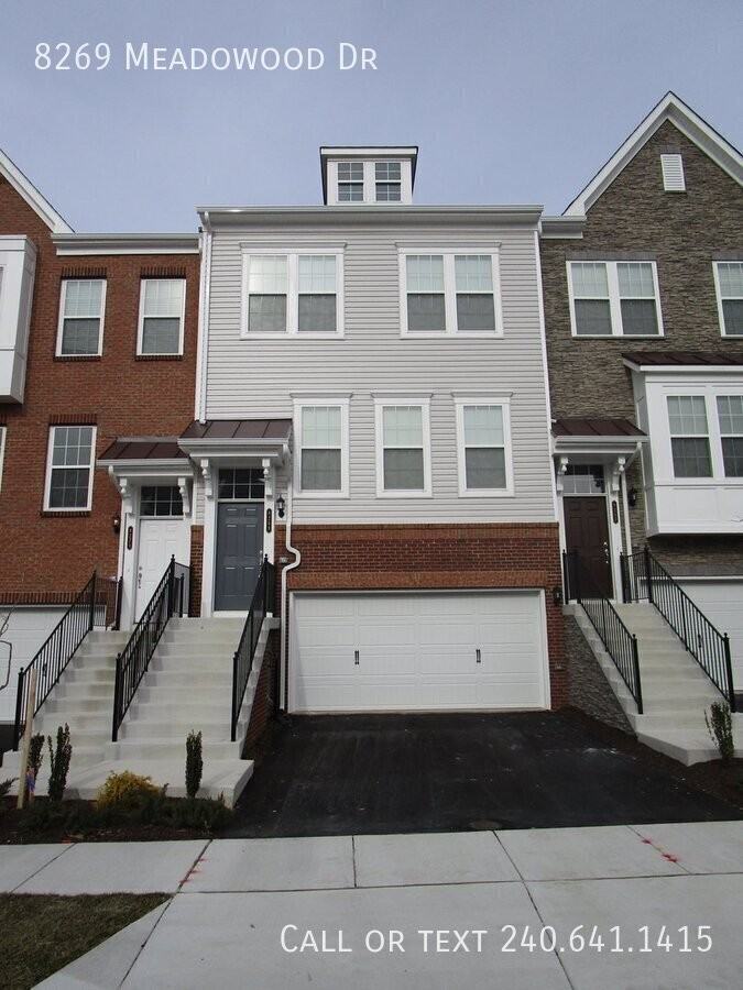 8269 Meadowood Dr - Photo 2 of 24