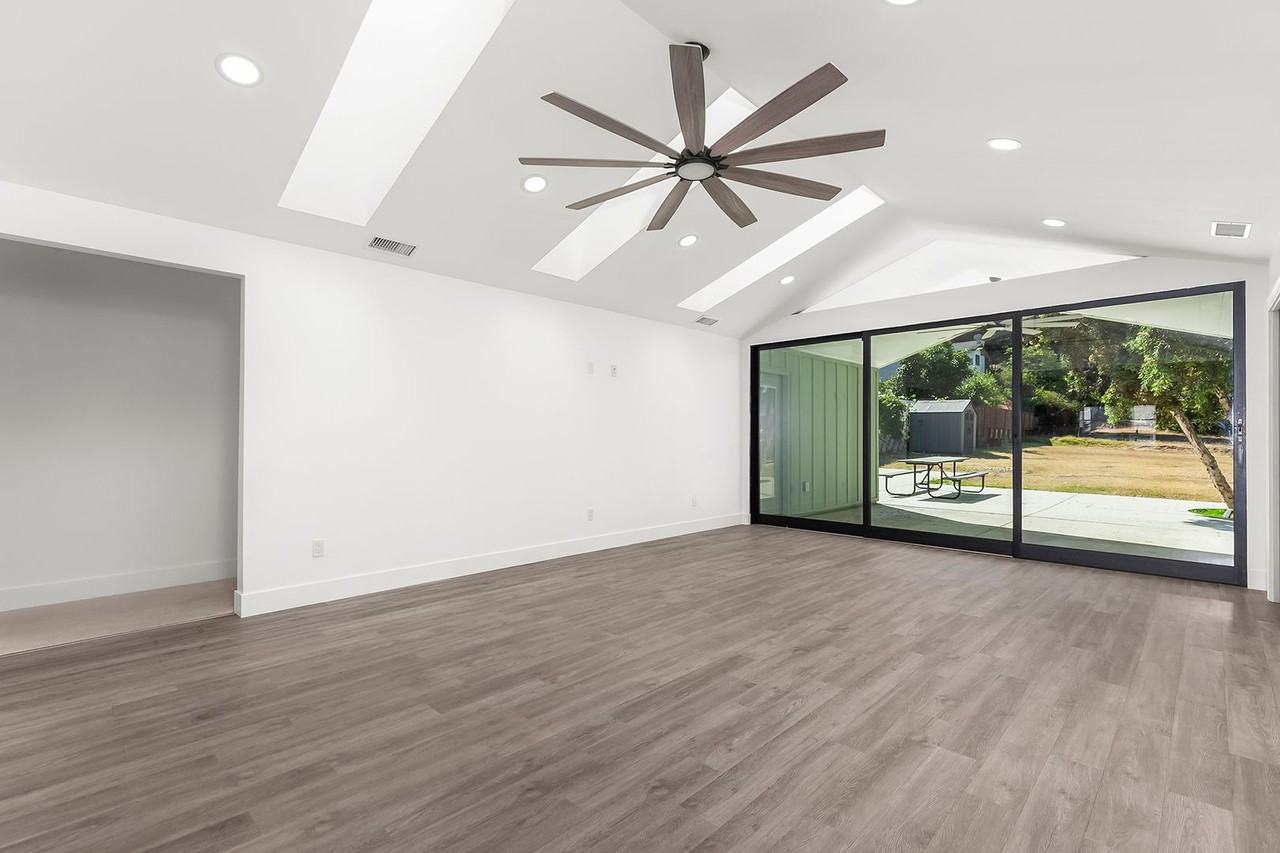 7843 Quince St - Photo 3 of 40