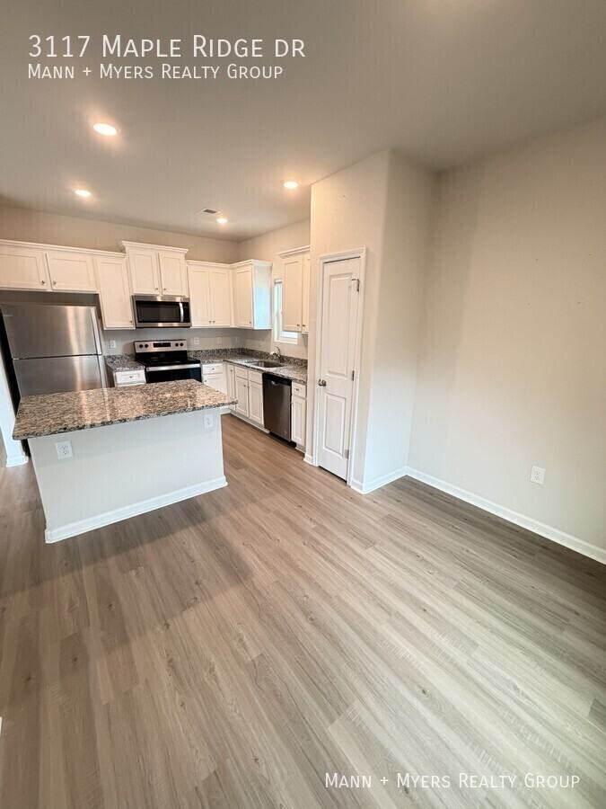 3117 Maple Ridge Dr - Photo 6 of 28