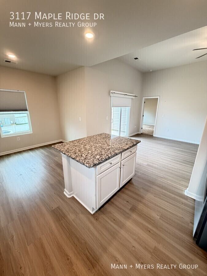 3117 Maple Ridge Dr - Photo 7 of 28