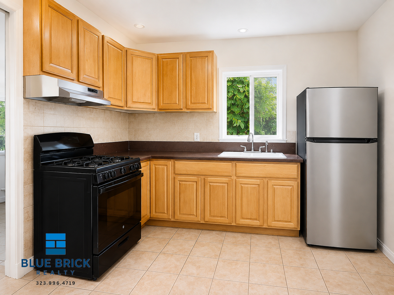 2426 Wabash Ave - Photo 2 of 17