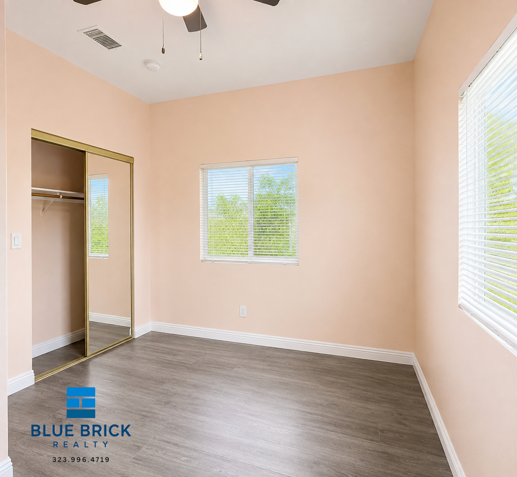 2426 Wabash Ave - Photo 6 of 17