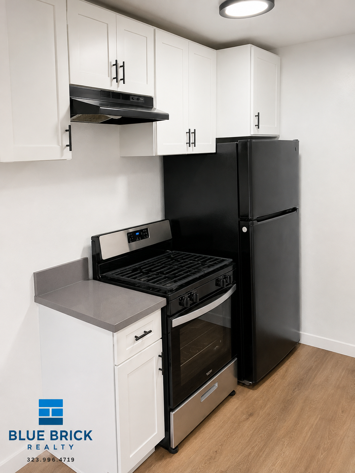 13238 Vanowen St #8 - Photo 7 of 16