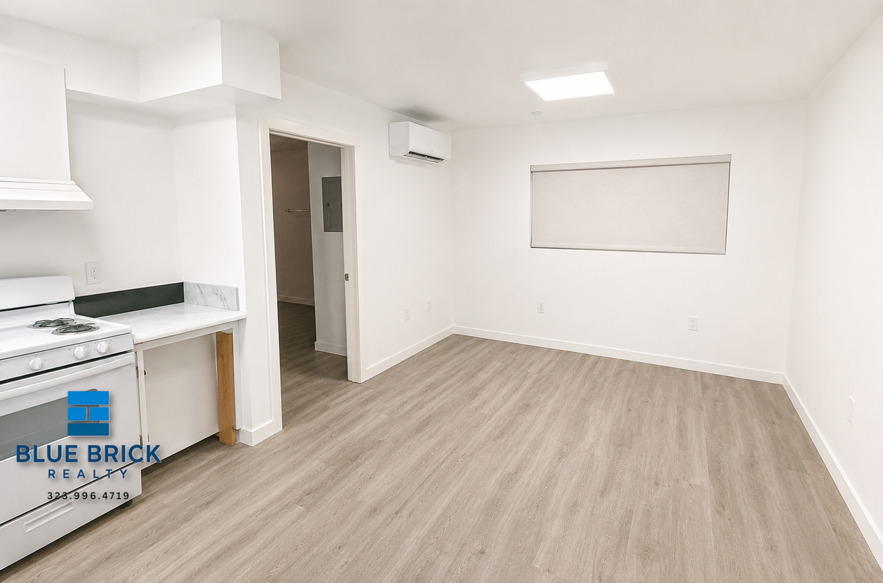 1348 E 27th St #101 - Photo 2 of 6