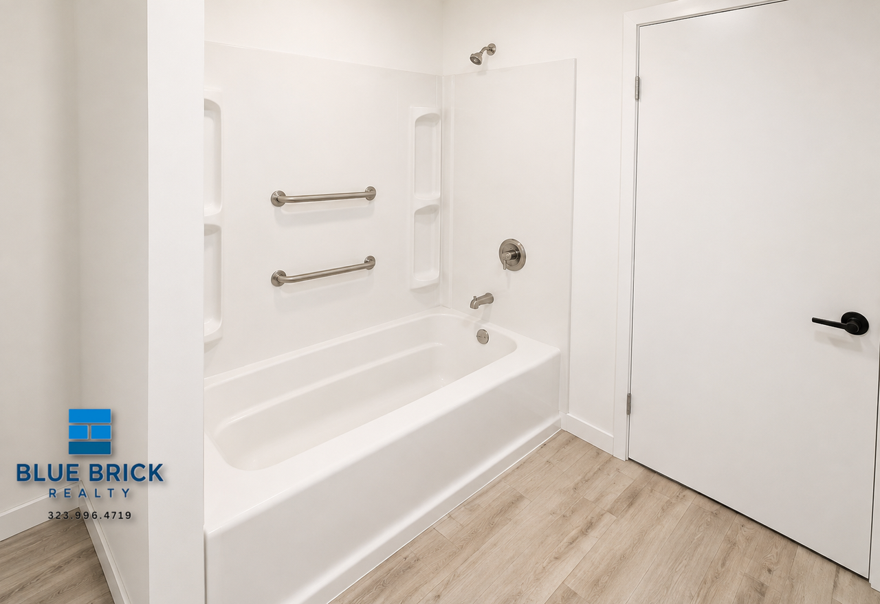 1348 E 27th St #101 - Photo 4 of 6