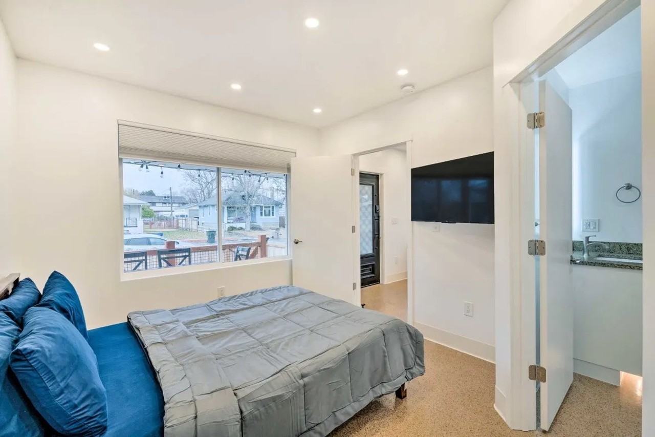 2324 S Green St - Photo 7 of 22