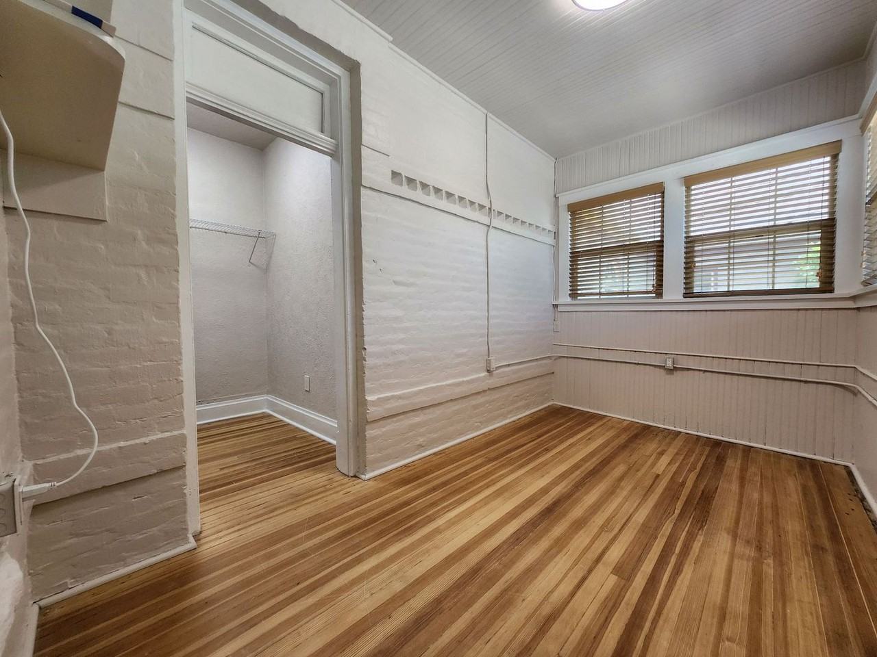 1000 Carteret Ave 1219 Holmes Drive #6 - Photo 4 of 40