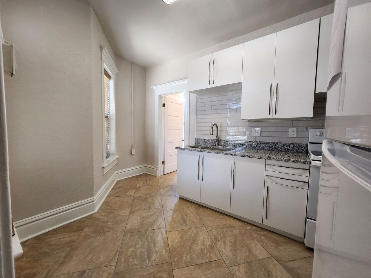 1000 Carteret Ave 1219 Holmes Drive #6 - Photo 5 of 40