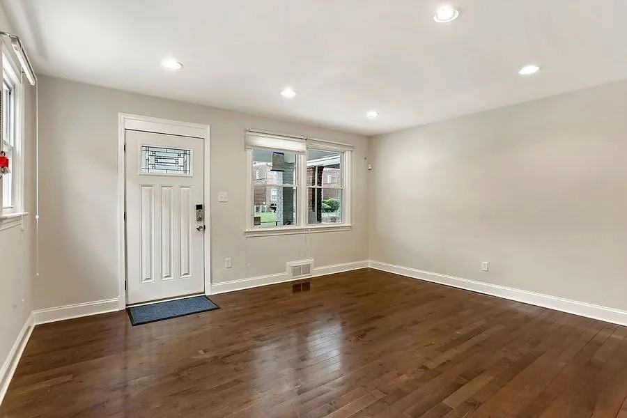 1274 Delafield Pl Ne #NA - Photo 3 of 21