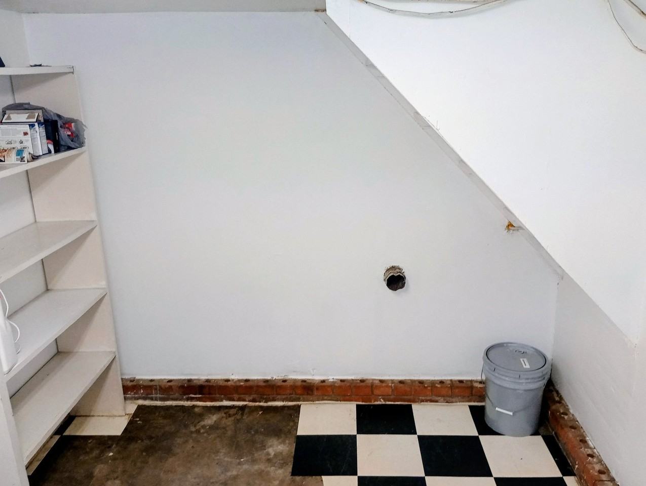 209 E Douglas Dr - Photo 7 of 19