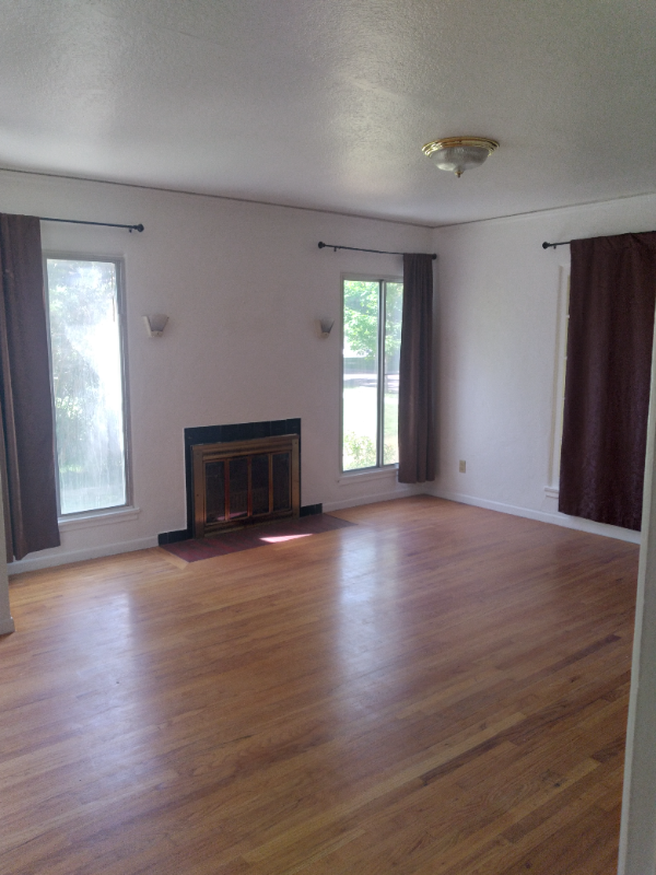 136 Pierce St - Photo 2 of 6