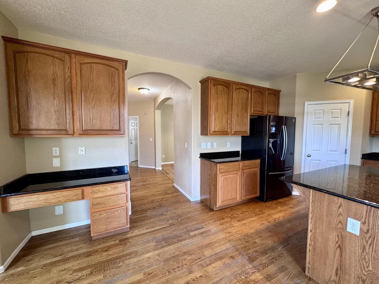 7031 S Oak Hill Cir - Photo 4 of 30