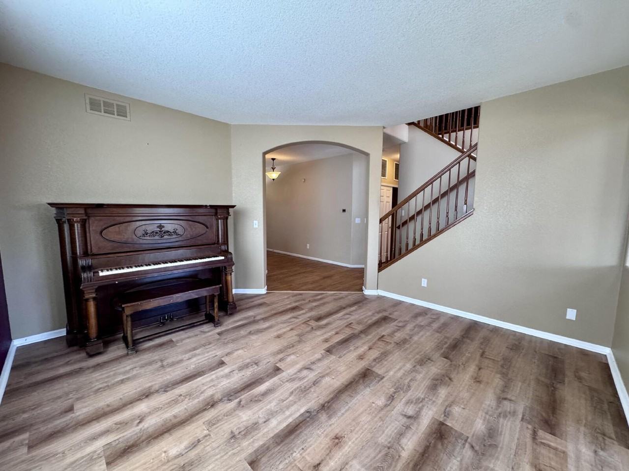 7031 S Oak Hill Cir - Photo 7 of 30