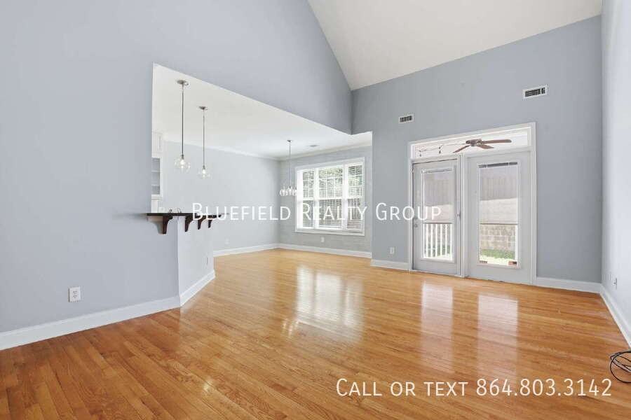 1 Edge Ct #B - Photo 5 of 35