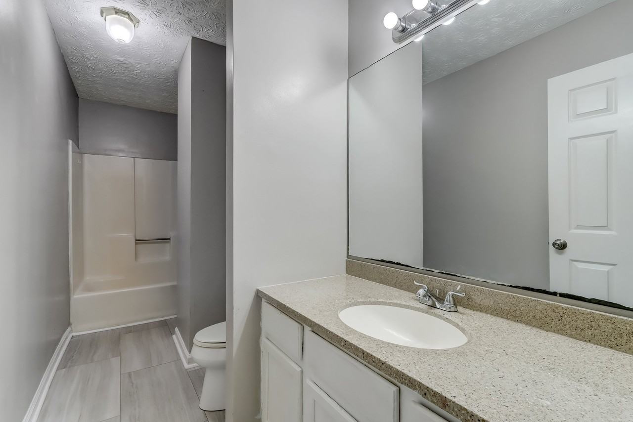 323 Farm Place Ct Ne - Photo 3 of 20